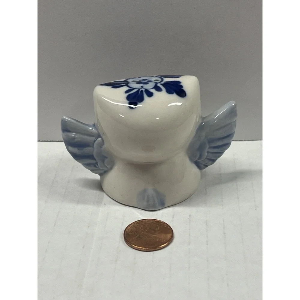 Owl Salt or Pepper Shaker Blue White Delft Style Vintage 2 inches tall‎
